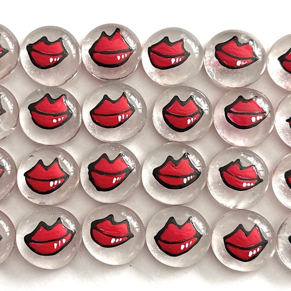 Red Lips Hand Painted Glass Gems Party Decor Favor - Picture 2 of 3